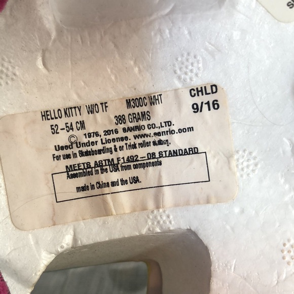 HELLO KITTY SANRIO child helmet size "child 9/16" green with apple & kitty logo - Picture 2 of 11